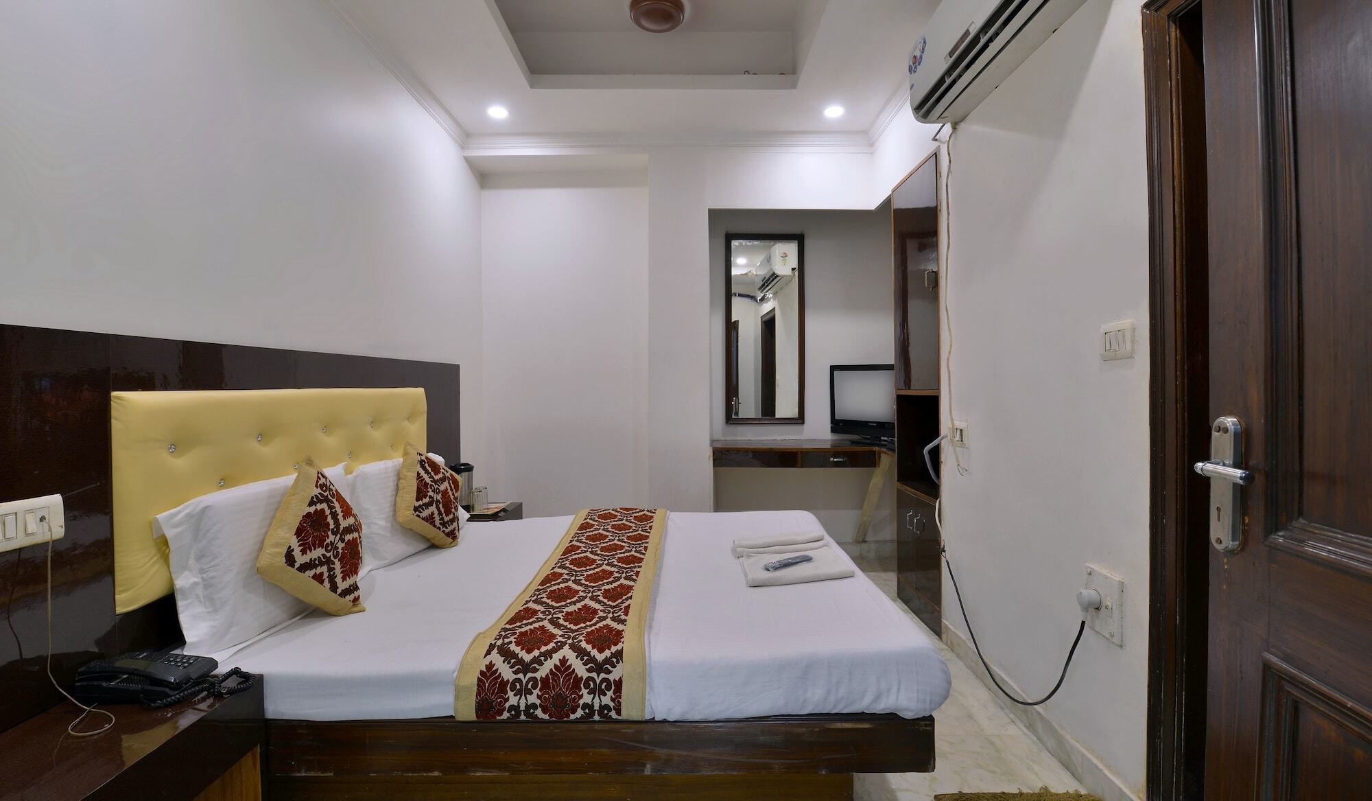 Family Hotel By Pg International Nova Deli Exterior foto